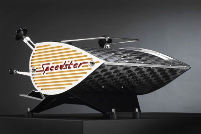 Standard version, with side panels in yellow-red1.jpg