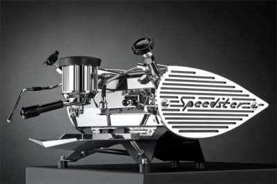 High gloss body, with side panels in black1.jpg