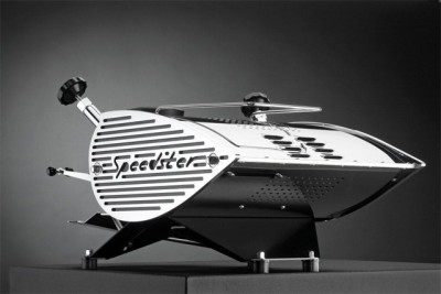 High gloss body, with side panels in black2.jpg