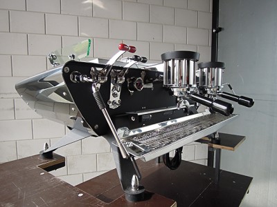 Spirit Duette Bastone with high gloss body panels and crackle black powder coated frame (standard)1.jpg