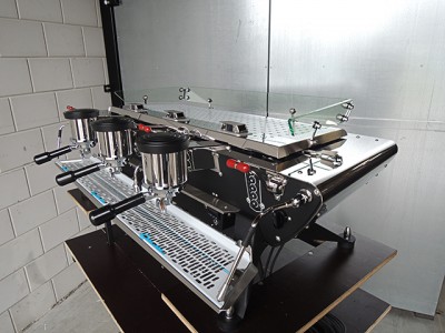 Spirit Triplette Touch Pad in standard high gloss body work with crackle black frame1.jpg